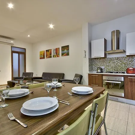 Vallettastay Maisonette