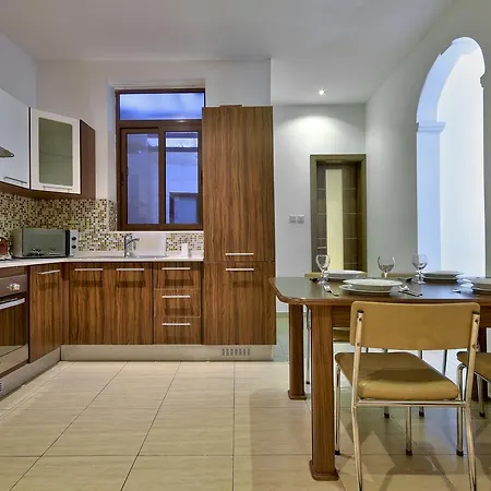 Vallettastay Maisonette
